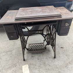 Singer Sawing Machine 1909