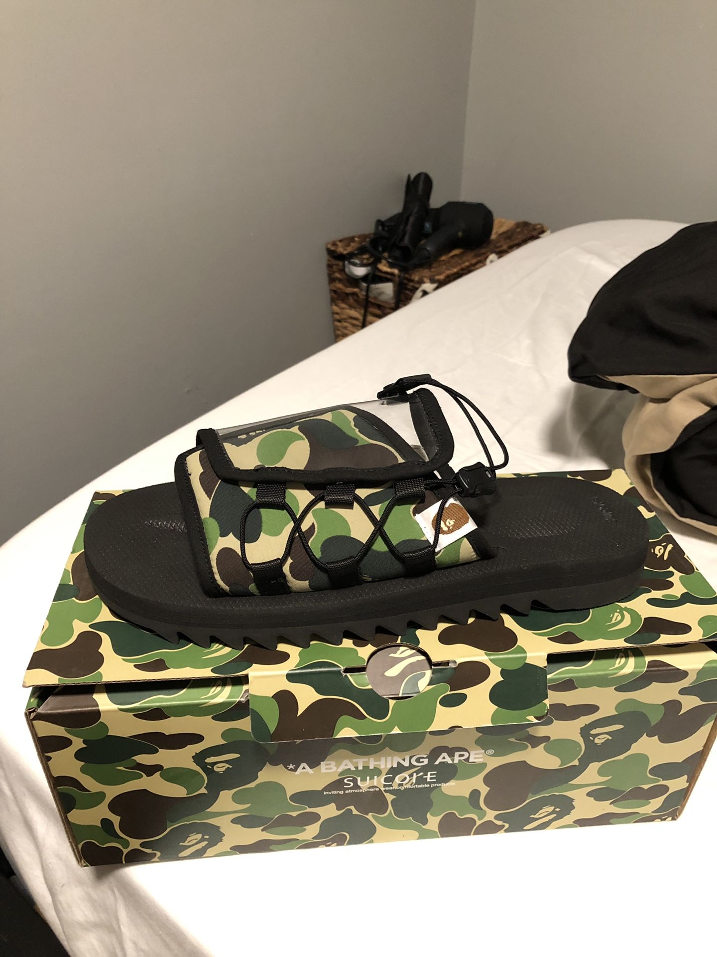 Suicoke x bape dao slides