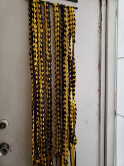 Black n yellow ribbon lei
