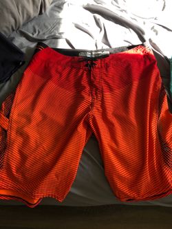 Men’s Billabong board shorts