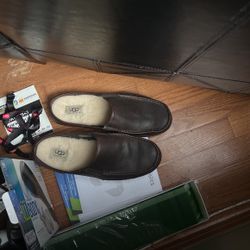 Brand New  Ugg Mens Premium Leather Mens Slippers