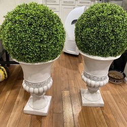 (2) Faux Topiary Boxwood Cement Urn / Planters / Home Decor / Accent Furnitire