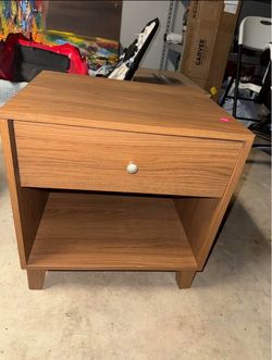 Wood Grain Nightstand with Drawer and Shelf