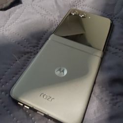 Motorola Razr 2024