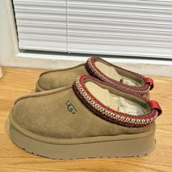 UGG Tazz Slipper