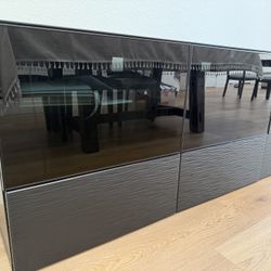 Gorgeous TV Unit with drawers and storage!!