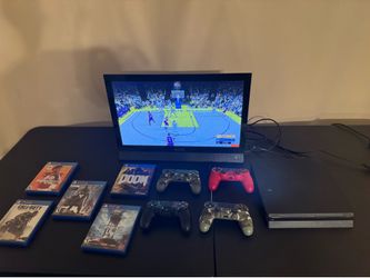Ps 4 slim , 4 controllers , 5 games, tv