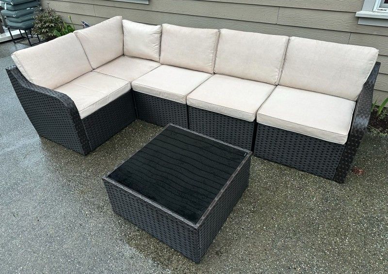 Fancy Rattan Sectional L With Coffee Table