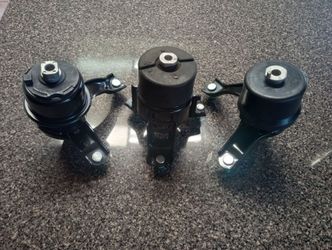 Toyota Camry and Solara Genuine Oem Motor Mounts