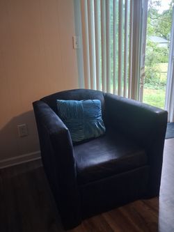 Sectional and one seater AS IS