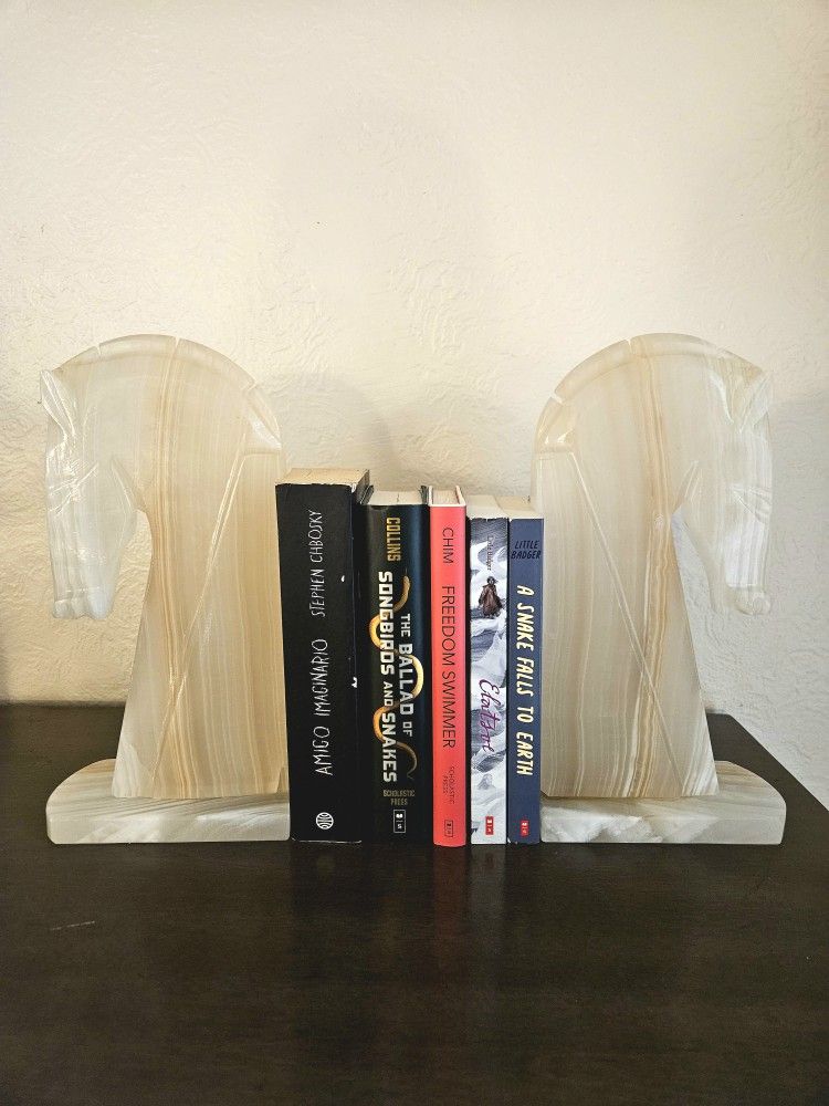 Large Pair Of MCM Polished Hand Carved Agate Alabaster Onyx Marble Stone Horse Head Bookends