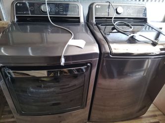 Washer and dryers working