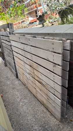 FREE Wood Pallets