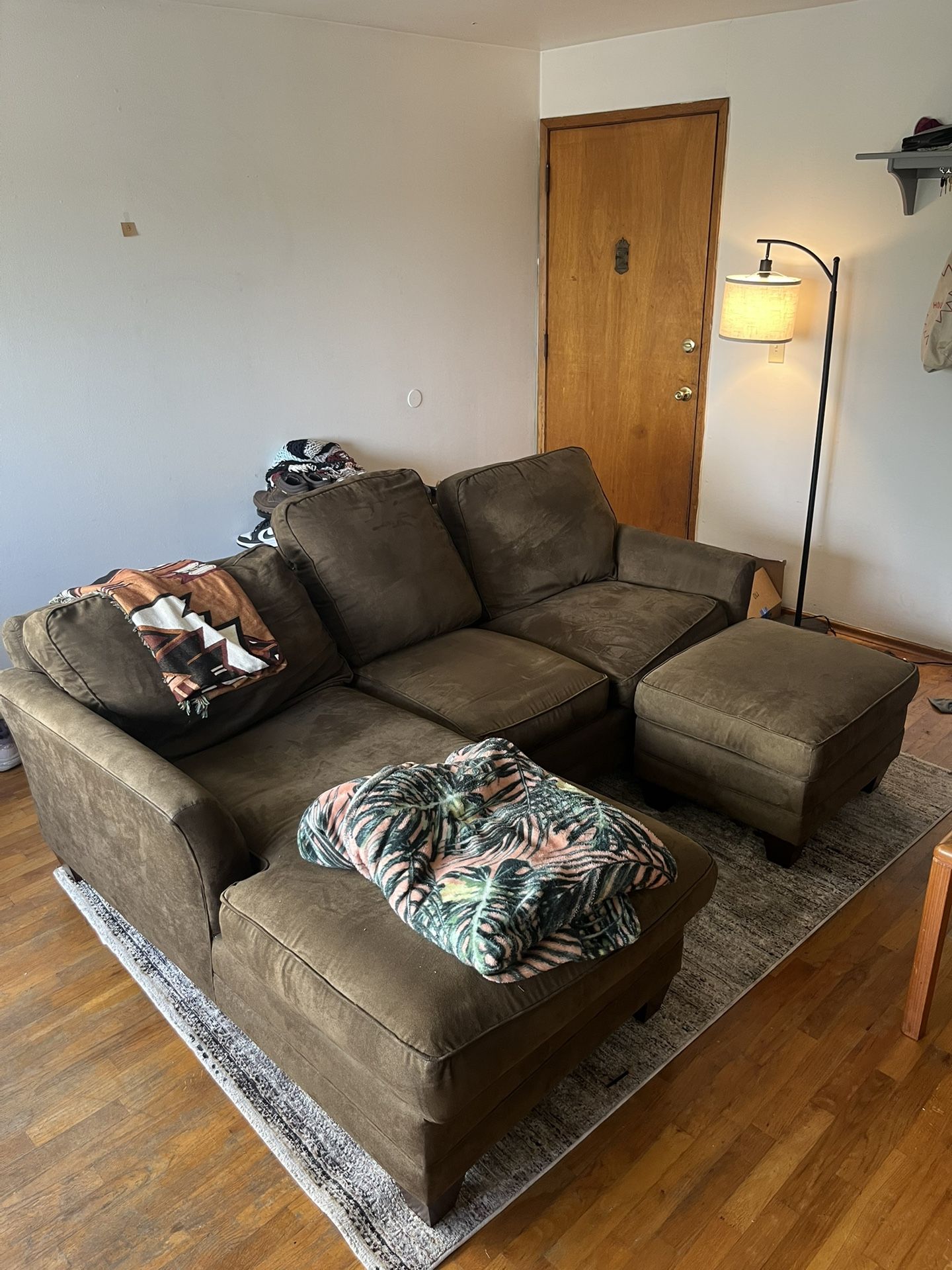 Sectional L Shaped Couch With Ottoman