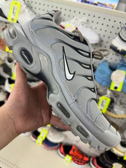 NIKE AIR MAX PLUS TN 852630-021 GREY MEN’S SNEAKERS SIZE 12 USED