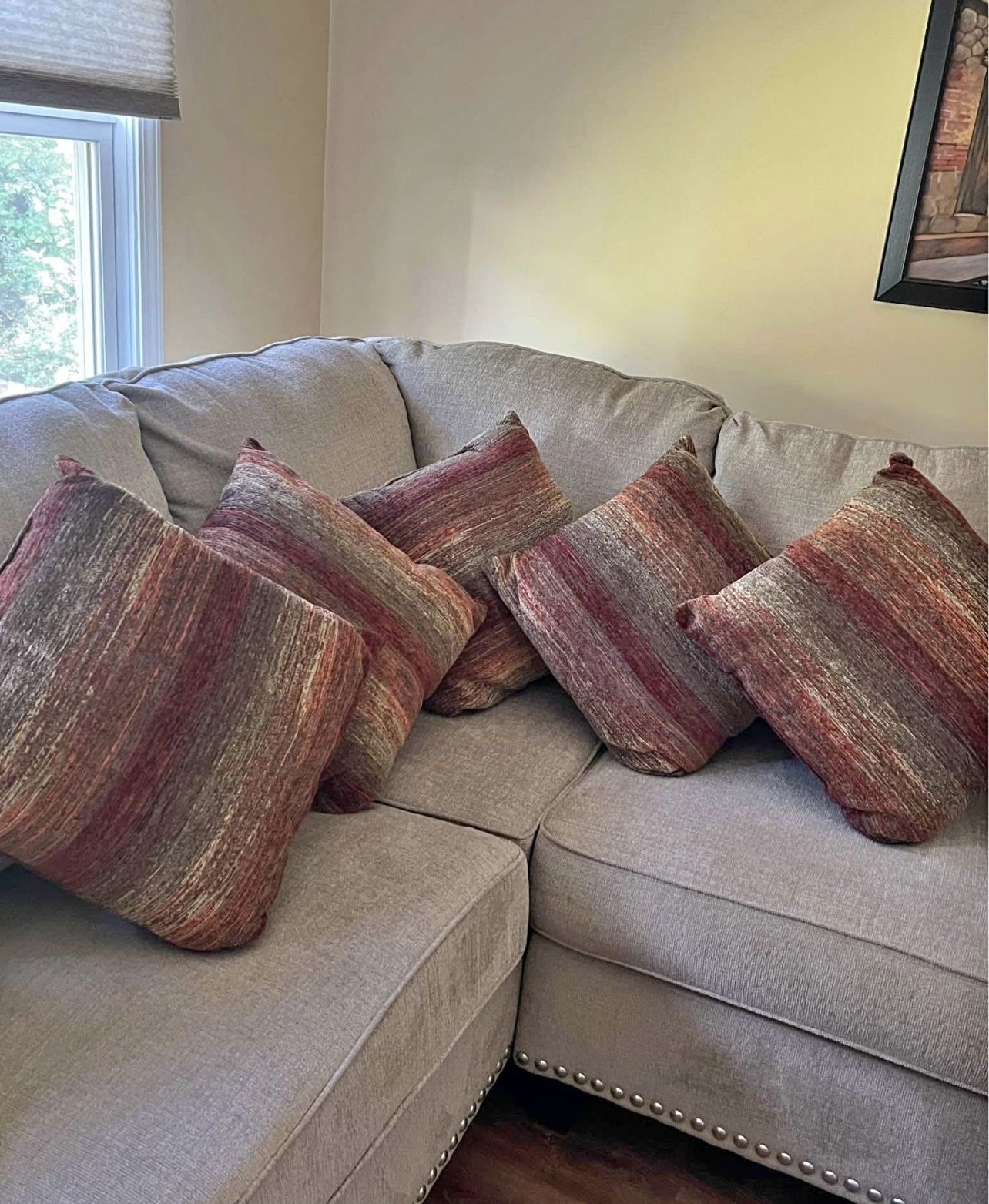 5 Decorative throw pillows  