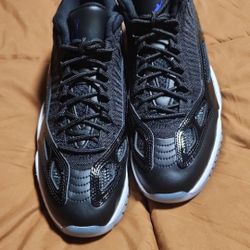 JORDAN 11 RETRO LOW MEN SIZE 9- Brand New!