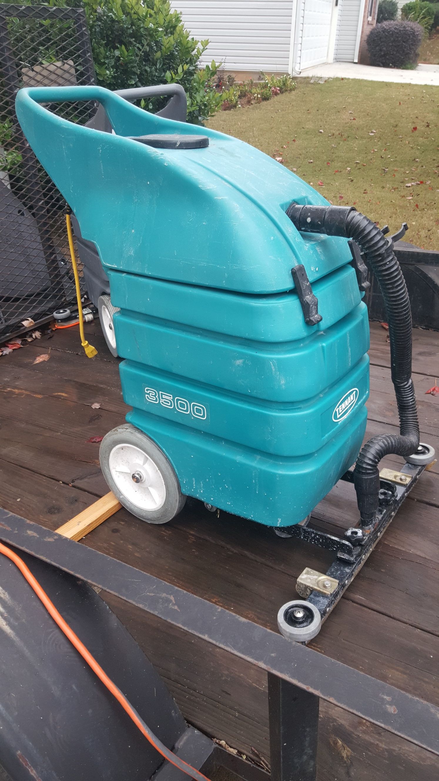 Tennant 3500 Wet / Dry Vacuum cleaner for Sale in Lawrenceville, GA