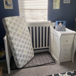 Crib/ Mattress 