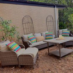 Hampton Bay Outdoor Patio Set – Sofa, 2x Chairs, 2x Ottomans & Table