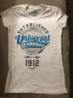 Women’s Medium Universal Studios T-shirt