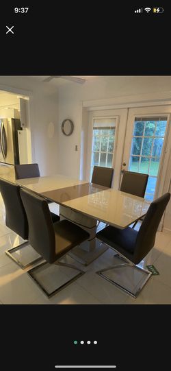 Dining Table And 6 Chairs Set