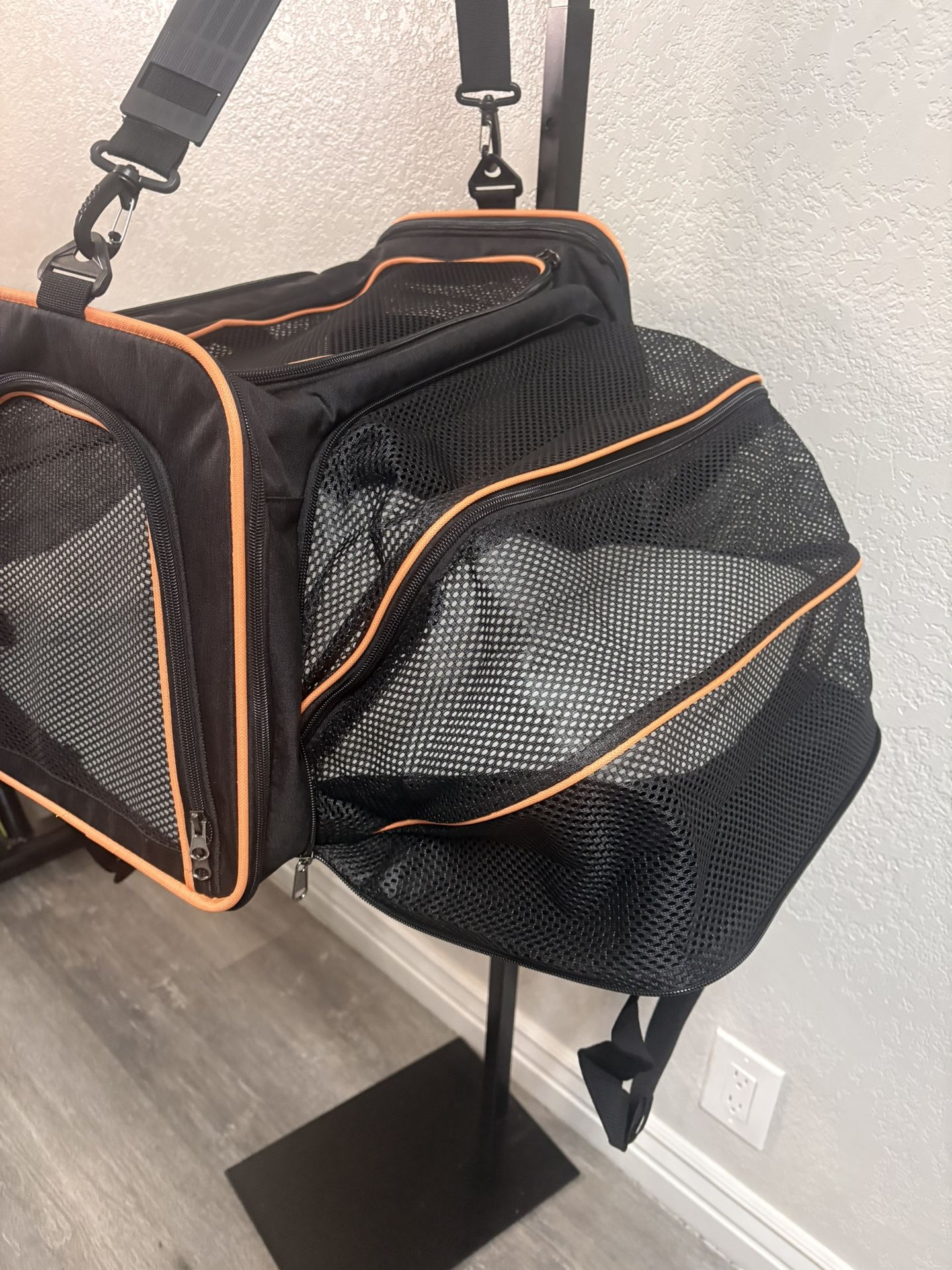 Expandable Pet Carrier