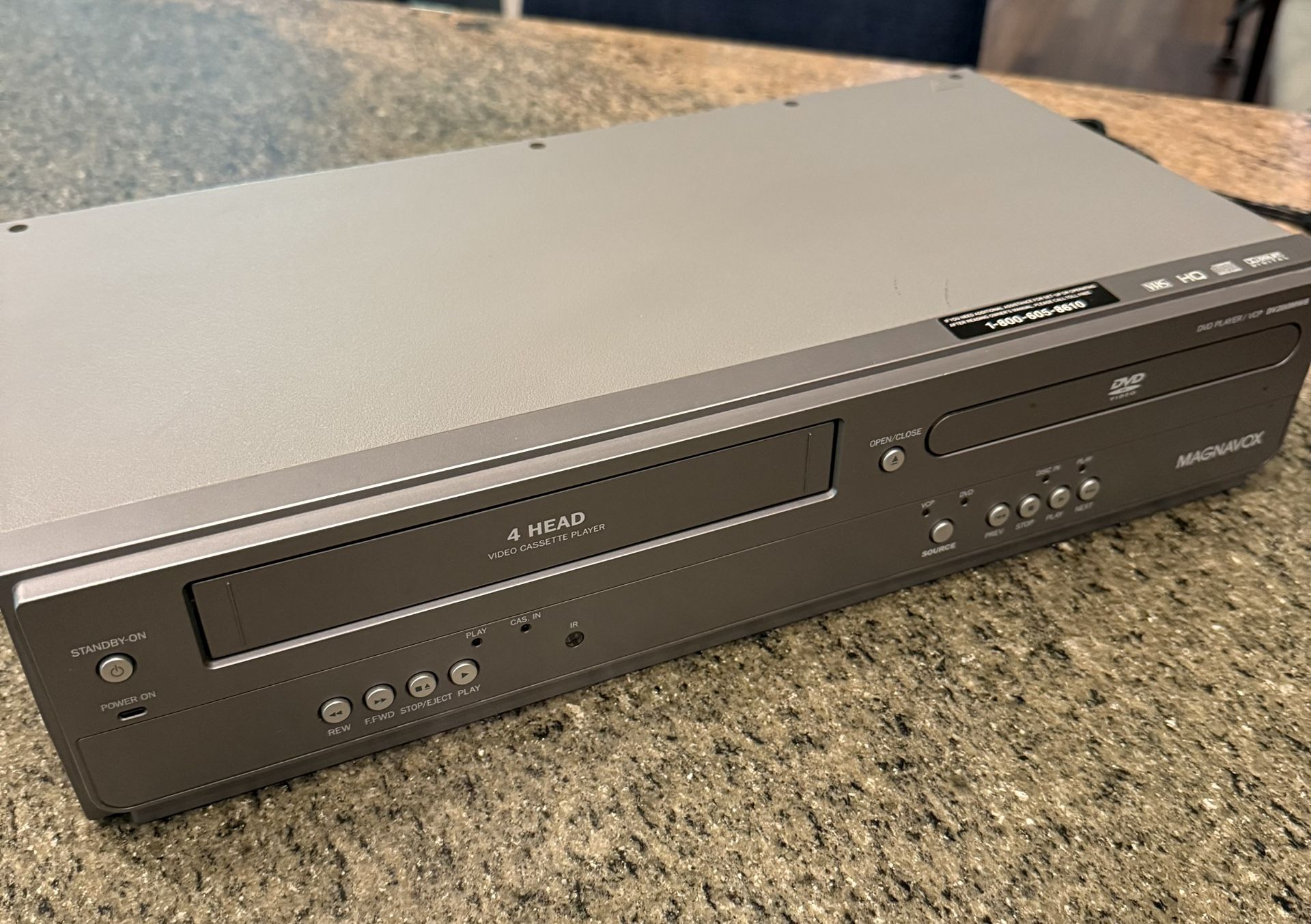Magnavox DV200MW8 Cassette DVD/VCR Combo Player 4-Head VHS Recorder No Remote