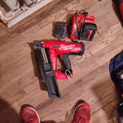 M18 FUEL 3-1/2 in. 18-Volt 30-Degree Lithium-Ion Brushless Cordless Framing Nailer w/2-Pack of 6.0ah Batteries