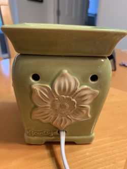 Scentsy Wax Warmer Scentsy "Daphne" Warmer Mid-Size Discontinued pick up Coral Springs 33071