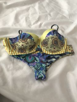 Bikini like new size small