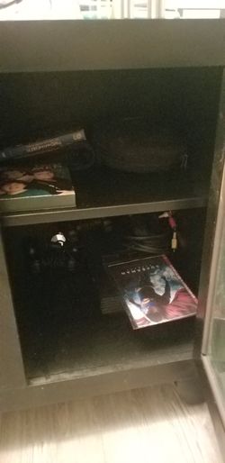 Entertainment center