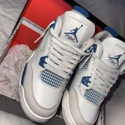Jordan 4s