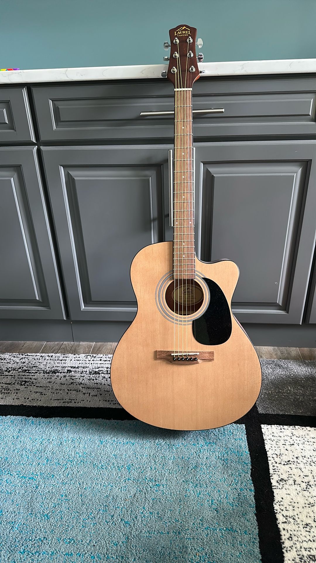 Laurel Canyon Guitar