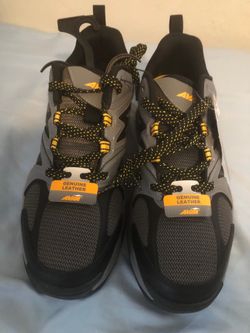 AVIA Men gym shoes