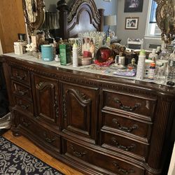 Bedroom Set  Two Night Tables 