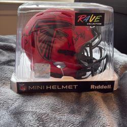RAVE NFL Mini Helmet With 10 Atlanta Falcons Players Autographs