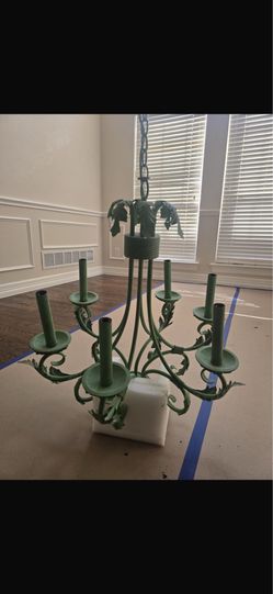 Title Vintage 1999 Leaf‐Style Chandelier – Beautiful Statement Piece