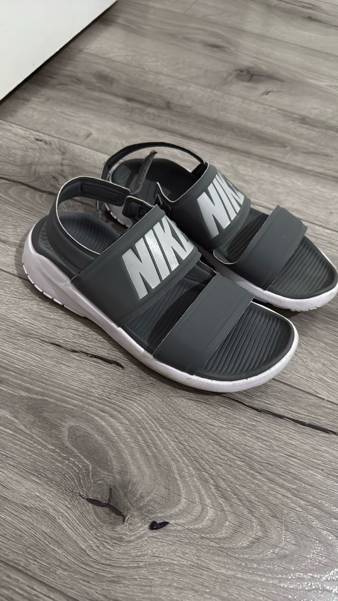 Nike Grey Women Size 7