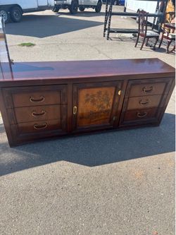 Dresser