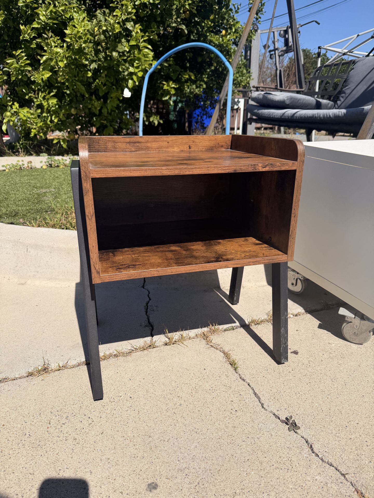 Small wood/black medal night stand