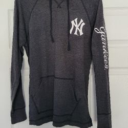 SPRING SALE Stitches MLB New York Yankees grey longsleeve lightweight hoodie Size Medium Mens