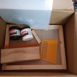 Silk Screen Kit & 2 Fabric Paints 