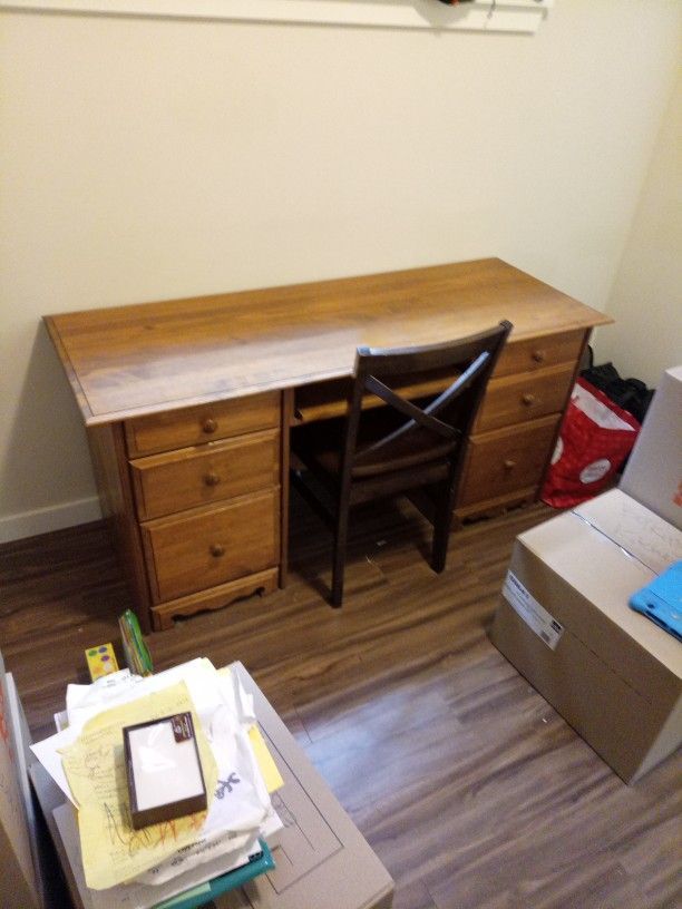 Computer Desk With Chair
