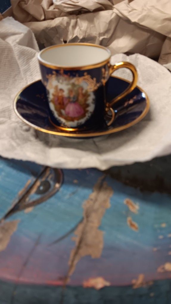 Vintage: LIMOGES Demitasse France Courting Couple Cobalt Blue Gold Gilt Tea Cup & Saucer