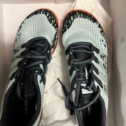 Size 7 Trail Shoes 
