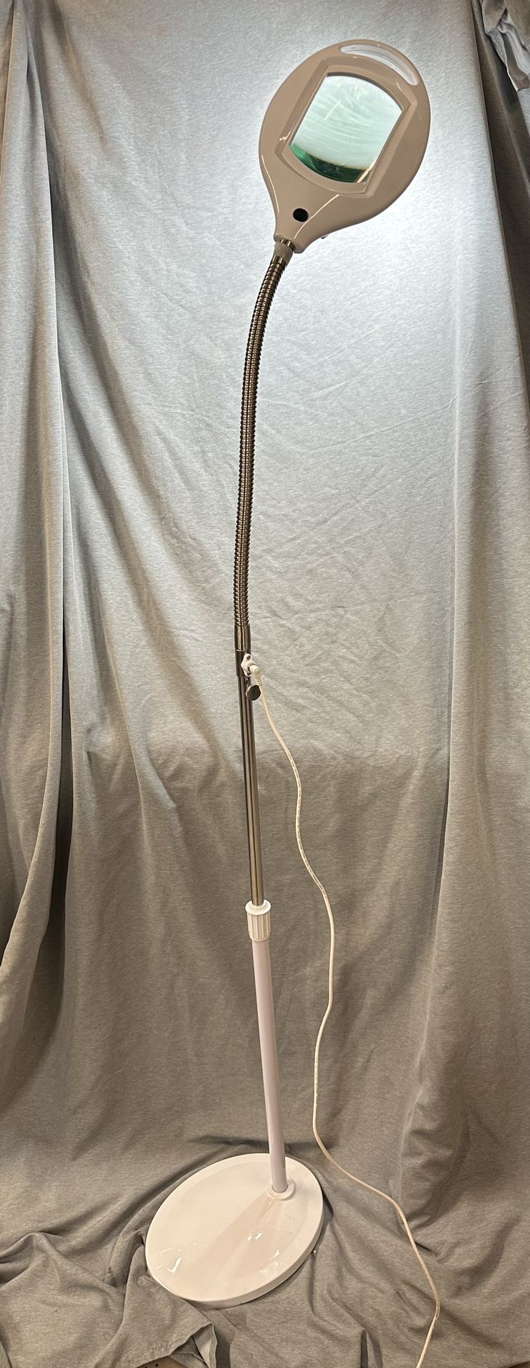 Magnifying Floor Lamp