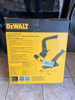 DeWalt 2-N-1 Flooring Tool DWFP12569