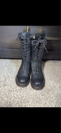 Dr. Martens 1B99 14-Eye Virginia Leather Boots Black - Women's Size 9