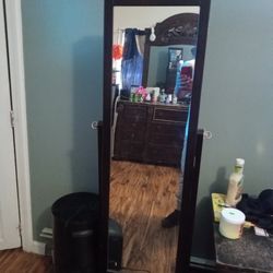 Mirror With Jewelry Shelving 